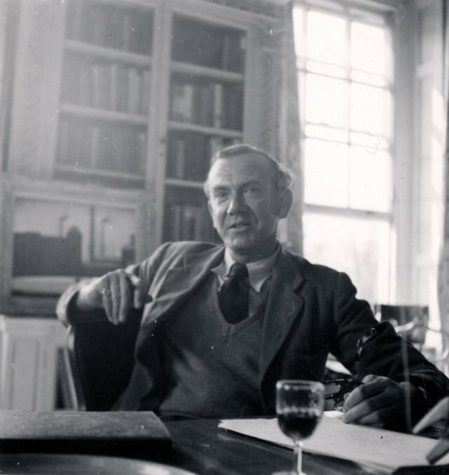 Dangerous Edge: A Life of Graham Greene скачать